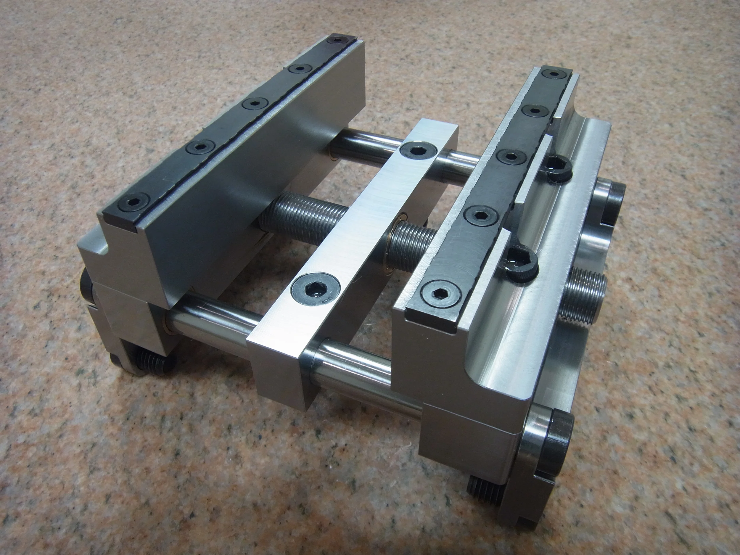 4thAxis Trunnion — DURUS Workholding