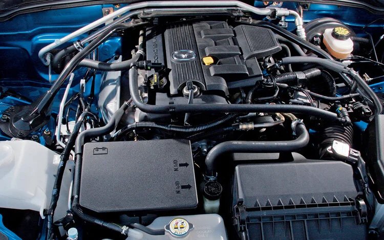 112_0609_07z-2006_mazda_mx5_miata-engine.jpg