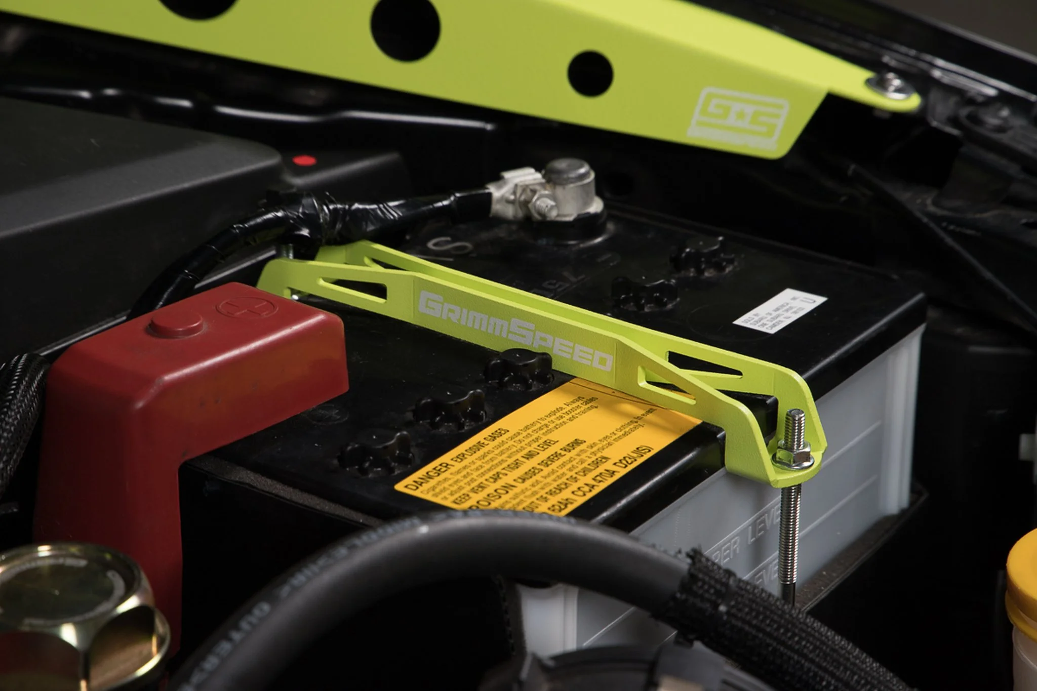 GS_NeonGreen_BatteryTiedown_Installed_05_1200px__98973.1625152495.jpg
