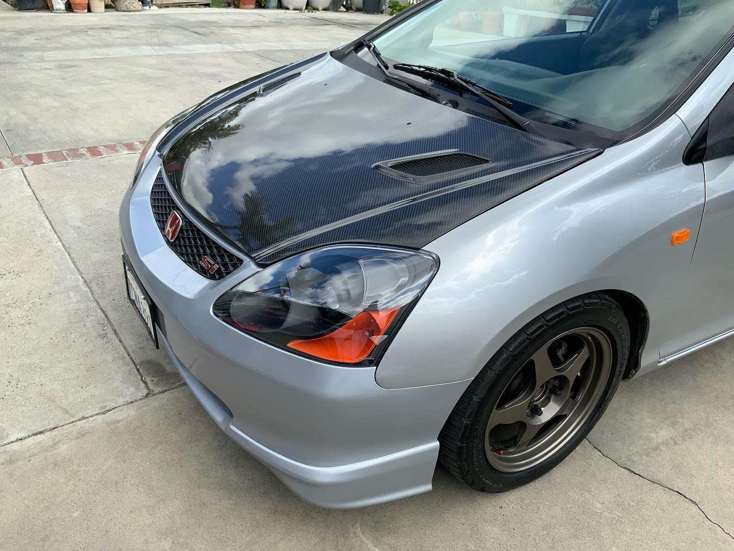 Client taken care with Seibon Carbon Fiber MG Style Hood for 02-05 Honda Civic Si Hatchback EP3

🏎 Aftermarket Performance Parts
💰Financing available
📧 info@kenjigarage.com
📲 714-417-2698
🌎 Ship World Wide
💻 www.kenjigarage.com

#civicsi #civic