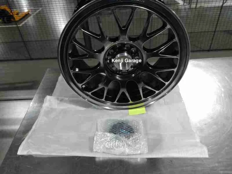 Konig MRK1 18X8.5 5X112 ET42 Hyper Carbon - Gloss Black Gear Cap/Logo/Cover Plate

Part Number: MK88512426

🏎 Aftermarket Performance Parts
💰Financing available
📧 info@kenjigarage.com
📲 714-417-2698
🌎 Ship World Wide
💻 www.kenjigarage.com

#k&o