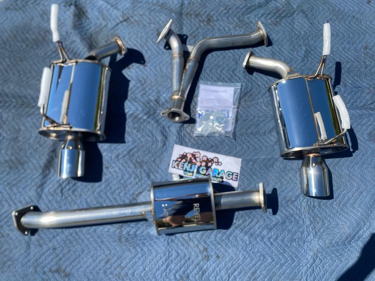 00-09 Honda S2000 Revel Medallion Touring S Dual Muffler

Part Number: T70040R

Piping: 60-50mm

Tip: 100mm

🏎 Aftermarket Performance Parts
💰Financing available
📧 info@kenjigarage.com
📲 714-417-2698
🌎 Ship World Wide
💻 www.kenjigarage.com

#ho