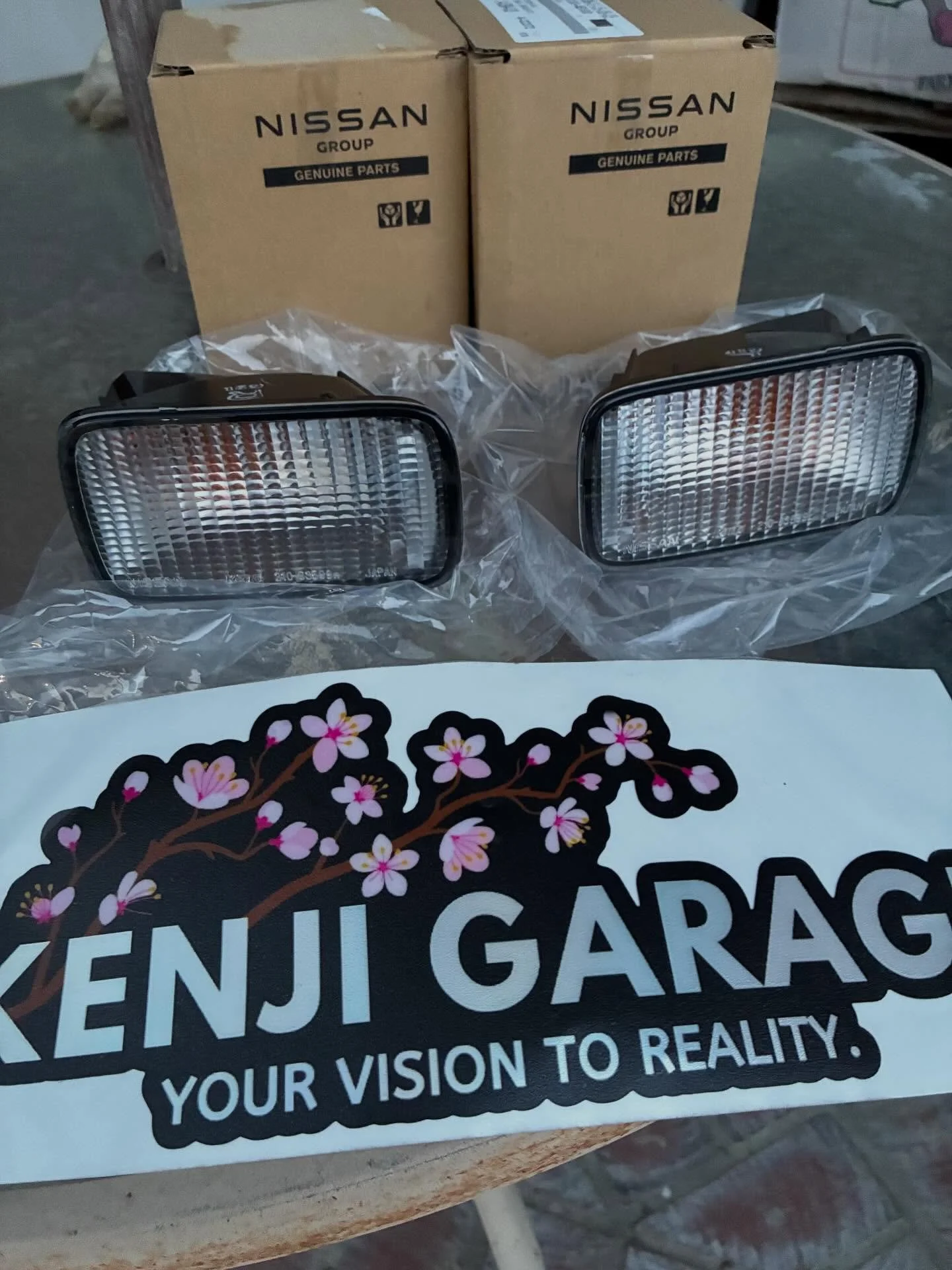 OEM 98-02 NISSAN SKYLINE R34 CLEAR SIGNAL TURN LAMPS

PART NUMBER: 
-26135-AB100
-26130-AB100

🏎 Aftermarket Performance Parts
💰Financing available
📧 info@kenjigarage.com
📲 714-417-2698
🌎 Ship World Wide
💻 www.kenjigarage.com

#NISMO #KENJIGARA