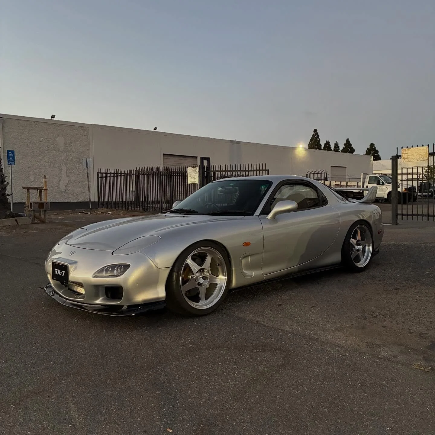 The 💭

🏎 Aftermarket Performance Parts
💰Financing available
📧 info@kenjigarage.com
📲 714-417-2698
🌎 Ship World Wide
💻 www.kenjigarage.com

#fd3s #rotary #mazdarx7 #rx7 #kenjigarage