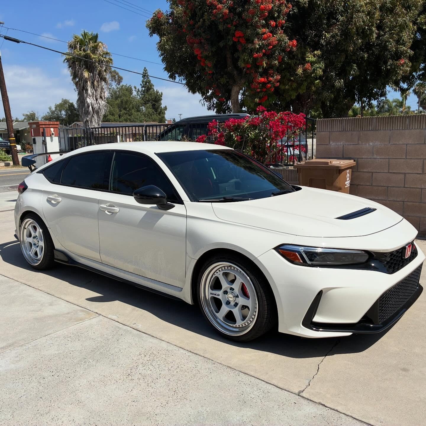 Client taken care with Work Miester L13P for 23+ Honda Civic Type R FL5

🏎 Aftermarket Performance Parts
💰Financing available
📧 info@kenjigarage.com
📲 714-417-2698
🌎 Ship World Wide
💻 www.kenjigarage.com

#kenjigarage #workmiesterl13p #workwhee