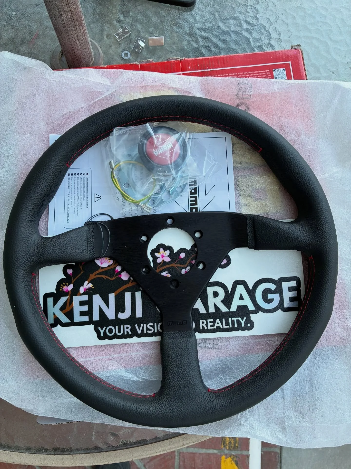 Momo Montecarlo Steering Wheel 350 mm - Black Leather/Red Stitch/Black Spokes

Part Number: MCL35BK3B

🏎 Aftermarket Performance Parts
💰Financing available
📧 info@kenjigarage.com
📲 714-417-2698
🌎 Ship World Wide
💻 www.kenjigarage.com

#momostee