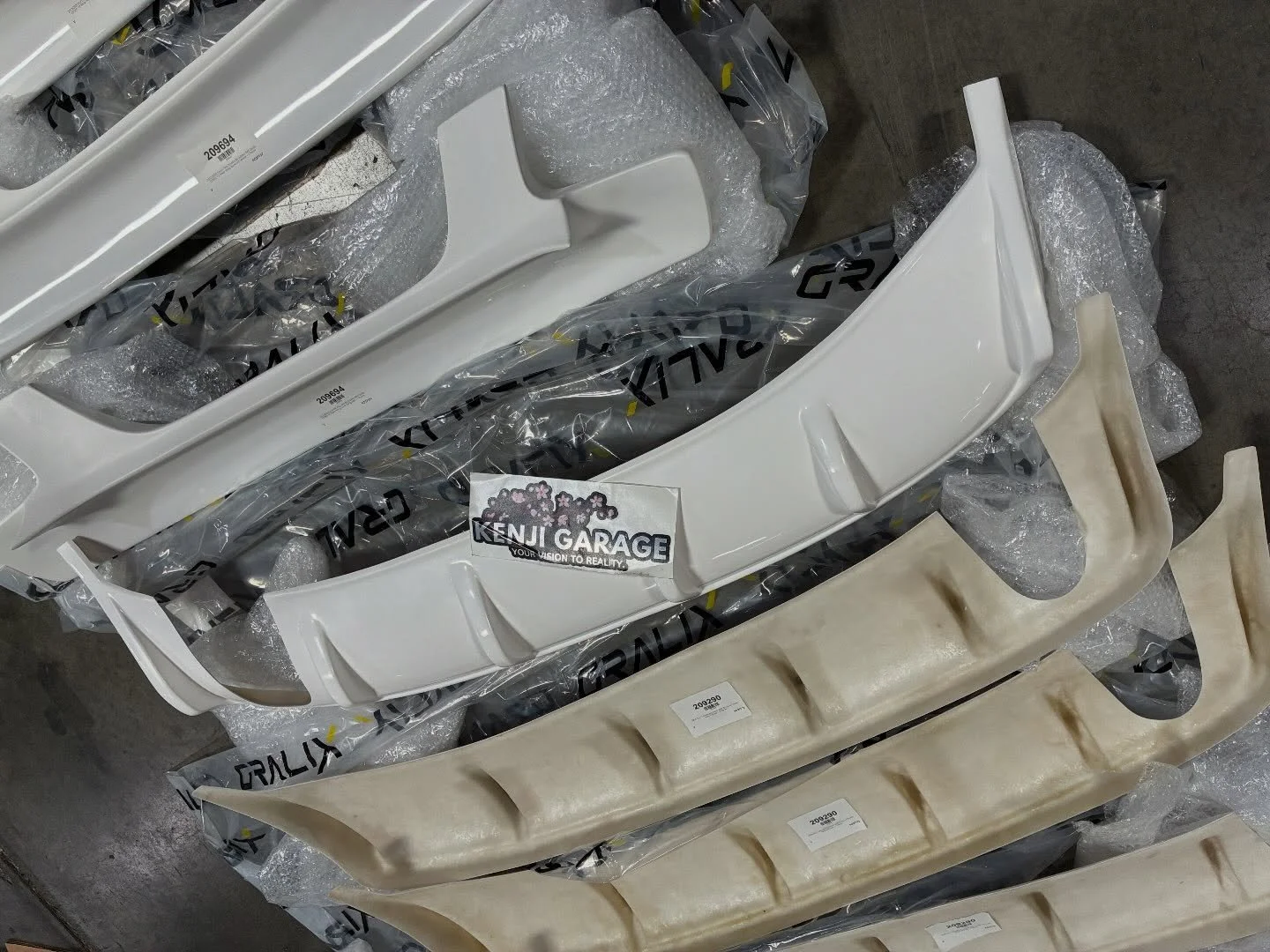 2008-2017 Mitsubishi Lancer Gralix M Power Rear Lip

Part Number: 209290

Details:

Gralix products are developed through rigorous vehicle-specific test fitting and quality inspection processes to provide a more consistent installation experience. Up