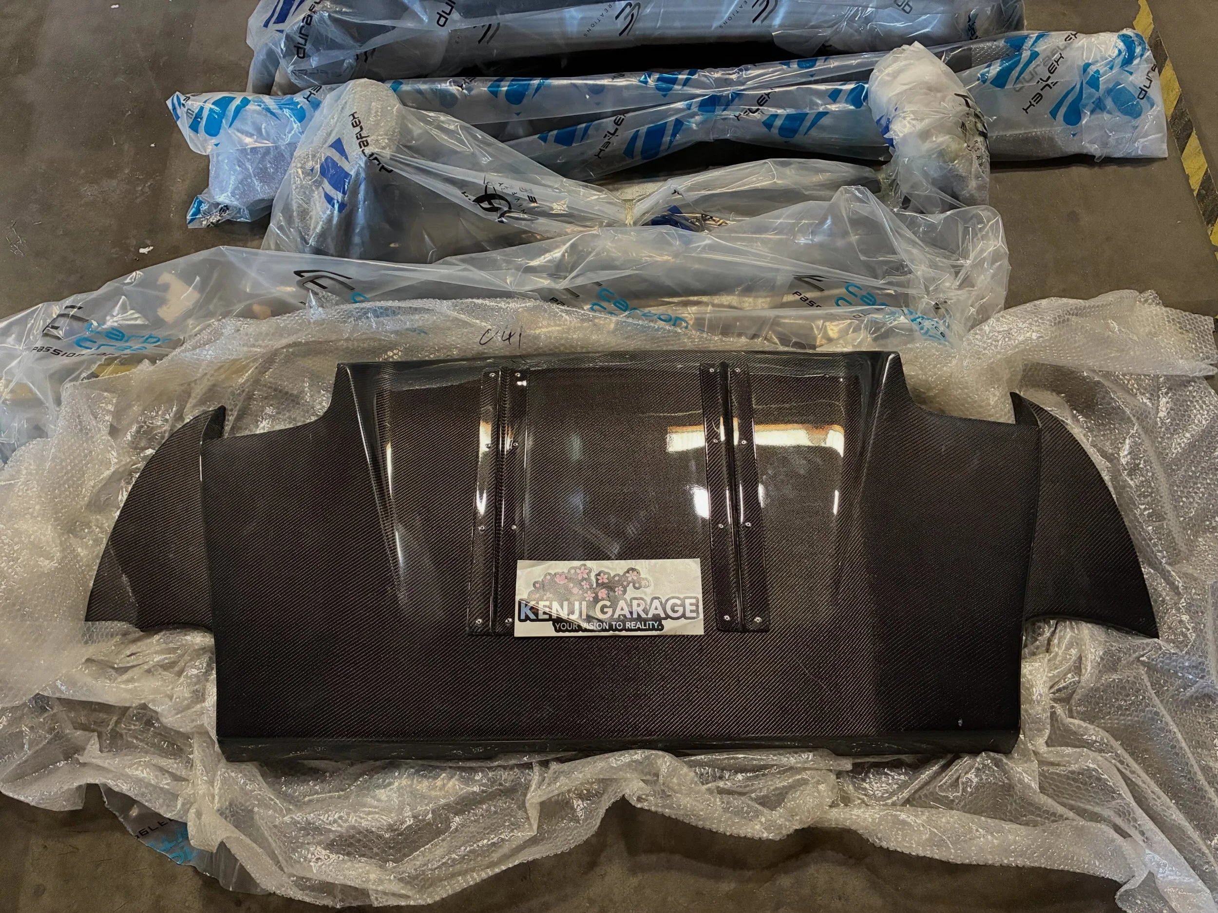 Carbon Creations VTX Style Carbon Fiber Rear Diffuser for Lancer Evolution 8/9 

🏎 Aftermarket Performance Parts
💰Financing available
📧 info@kenjigarage.com
📲 714-417-2698
🌎 Ship World Wide
💻 www.kenjigarage.com

#lancerevo9 #lancerevo8 #kenjig