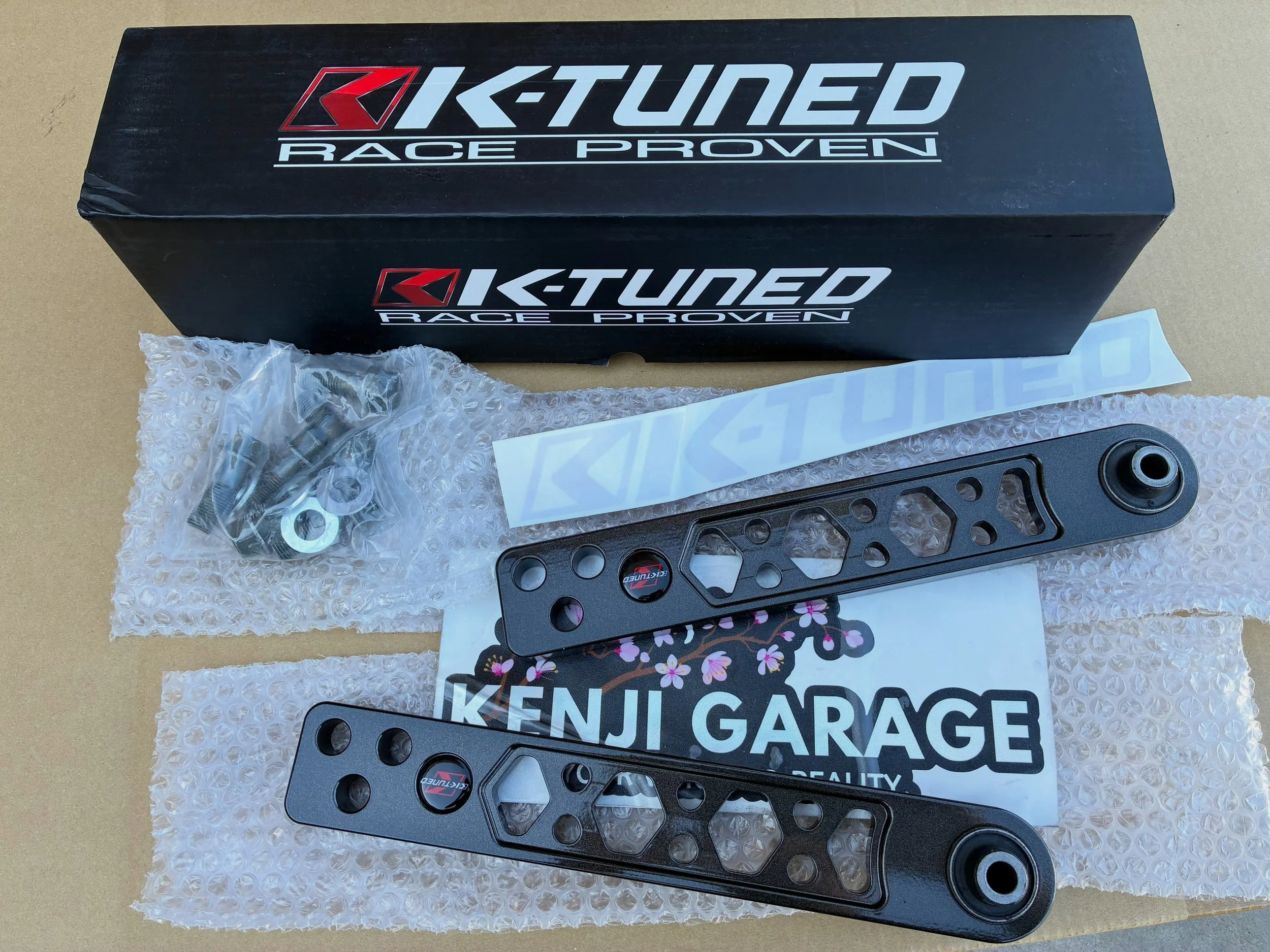 K-Tuned 02-06 RSX Rear Lower Control Arms (Rubber Bushing)

Part Number: KTD-RLR-RSX

🏎 Aftermarket Performance Parts
💰Financing available
📧 info@kenjigarage.com
📲 714-417-2698
🌎 Ship World Wide
💻 www.kenjigarage.com

#kenjigarage #rsx #ep3 #7t