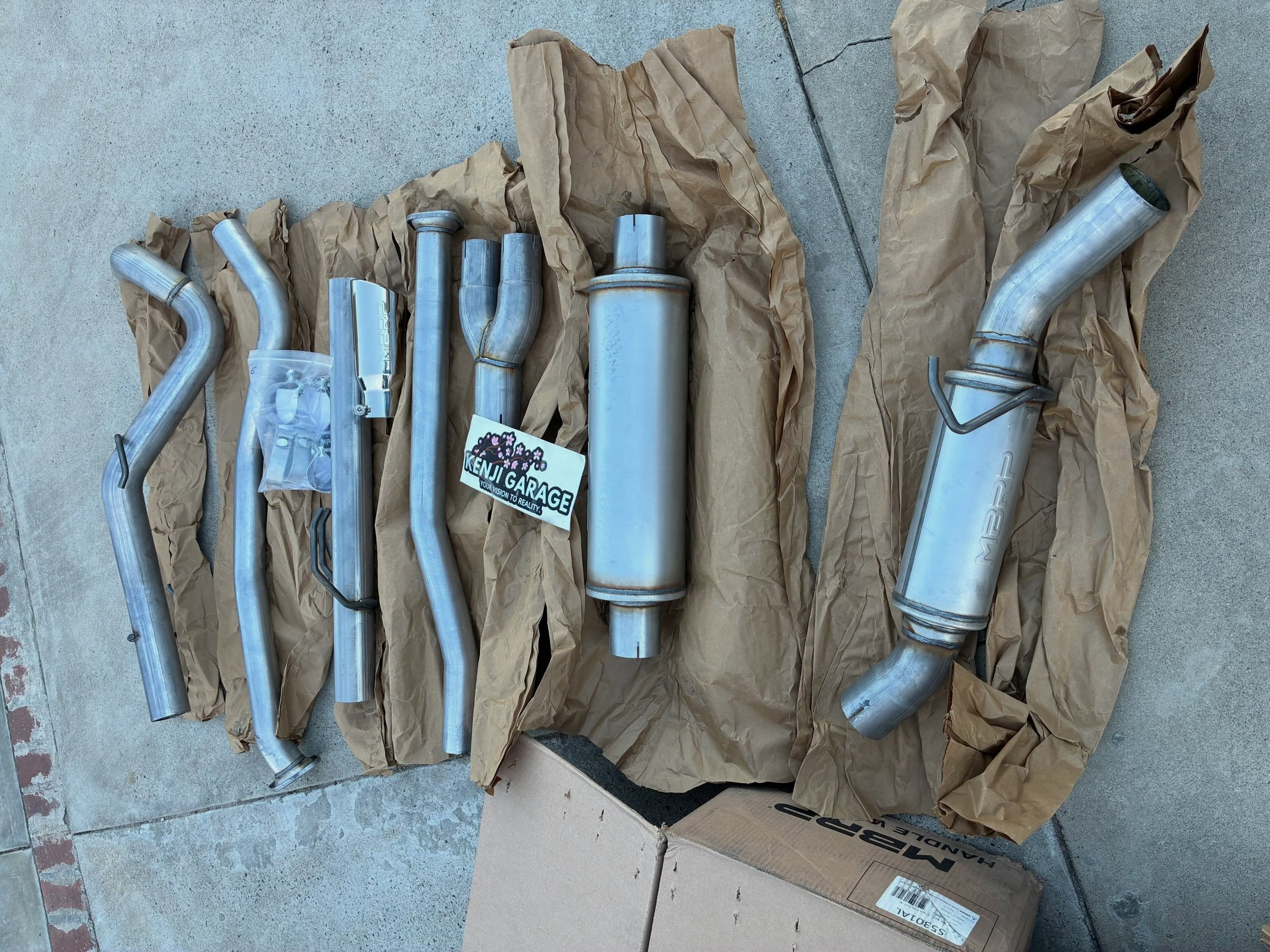 MBRP 22+ Toyota Tundra 3.5L Dual Cat-back 4in Single Side Exit Rolled Tip - Aluminized Steel

Part Number: S5301AL

🏎 Aftermarket Performance Parts
💰Financing available
📧 info@kenjigarage.com
📲 714-417-2698
🌎 Ship World Wide
💻 www.kenjigarage.c