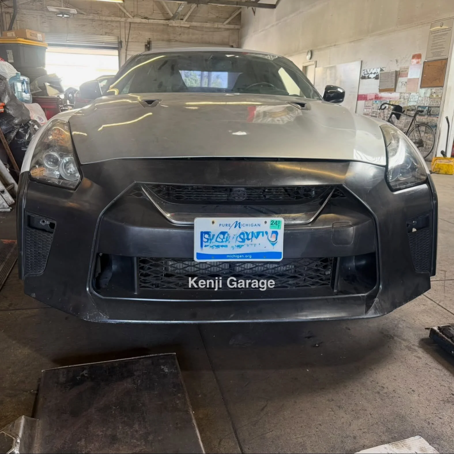 Happy client from Michigan with 17-21 Nissan GTR R35 front bumper 

🏎 Aftermarket Performance Parts
💰Financing available
📧 info@kenjigarage.com
📲 714-417-2698
🌎 Ship World Wide
💻 www.kenjigarage.com

#gtr35 #nissangtr #gtr #kenjigarage #gtrr35