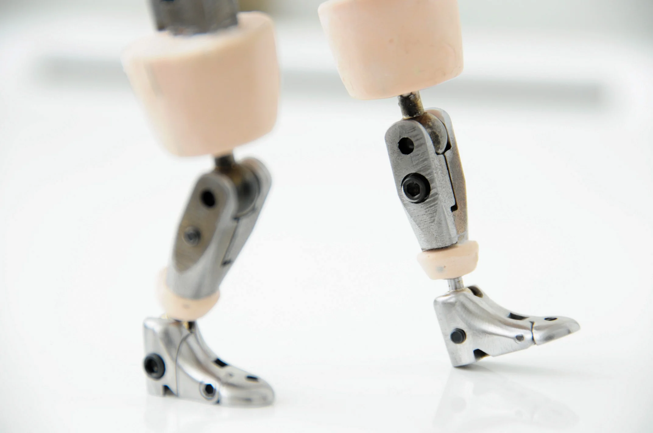 robotwillyfeet.jpg