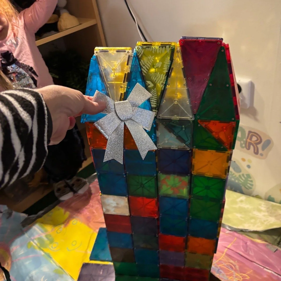 ✨ Vi uppm&auml;rksammar Alfred Nobel! ✨

P&aring; Gorillan har barnen arbetat i tre grupper och byggt Stadshuset i tre olika modeller och material. Resultatet?

🏆 Alla vann &ndash; s&aring;klart!