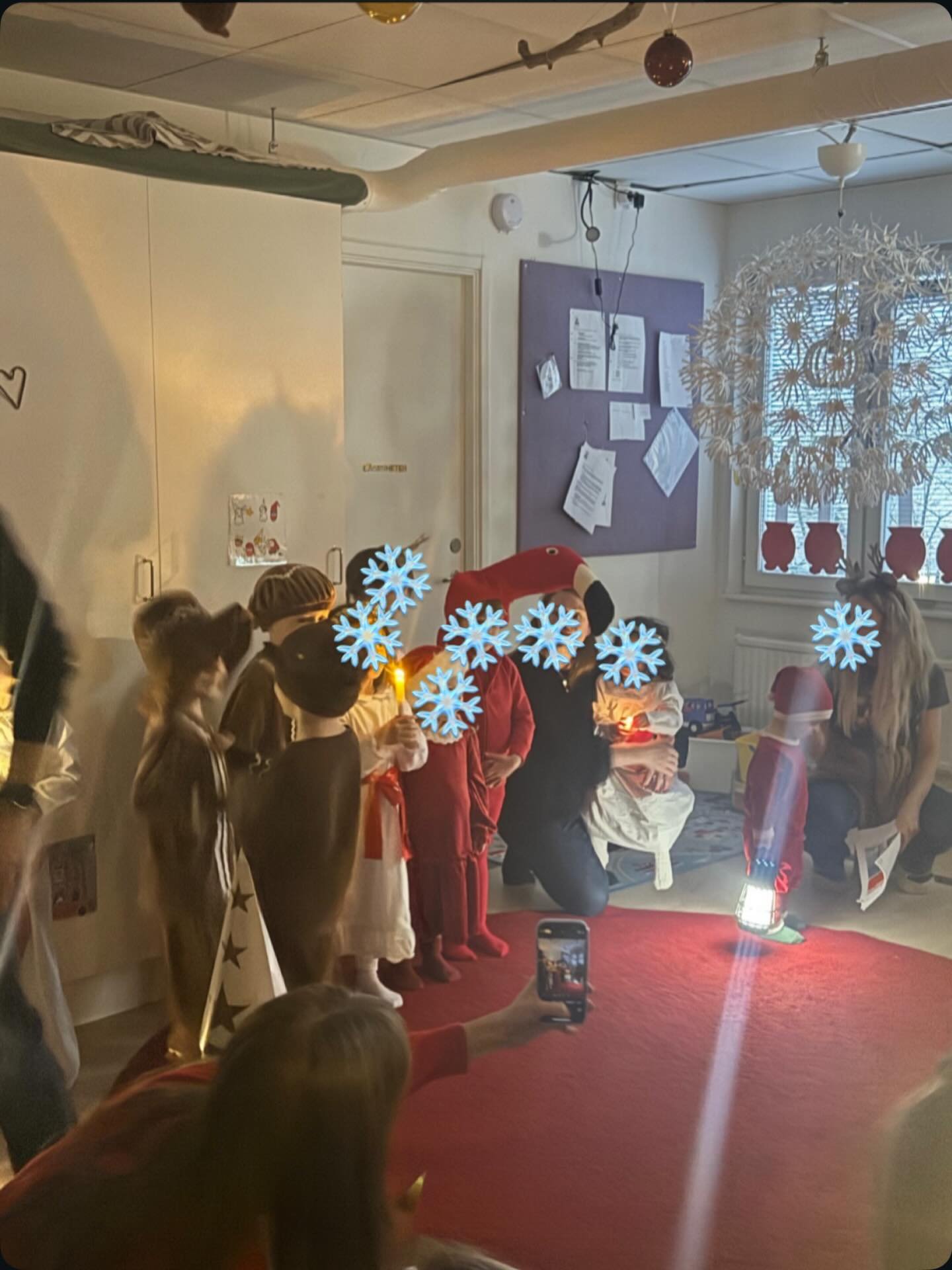 Lucia &auml;r en h&ouml;gtid som uppskattas av b&aring;de stora och sm&aring; 🕯️