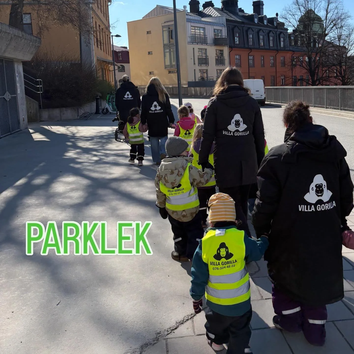 Idag har vi varit lekplatsen Torsgr&auml;nd! Vi gick b&aring;da avdelningarna &ouml;ver Vasabron med solen i ansiktet☀️ #parklek #f&ouml;rskolakungsholmen #r&ouml;relseif&ouml;rskolan