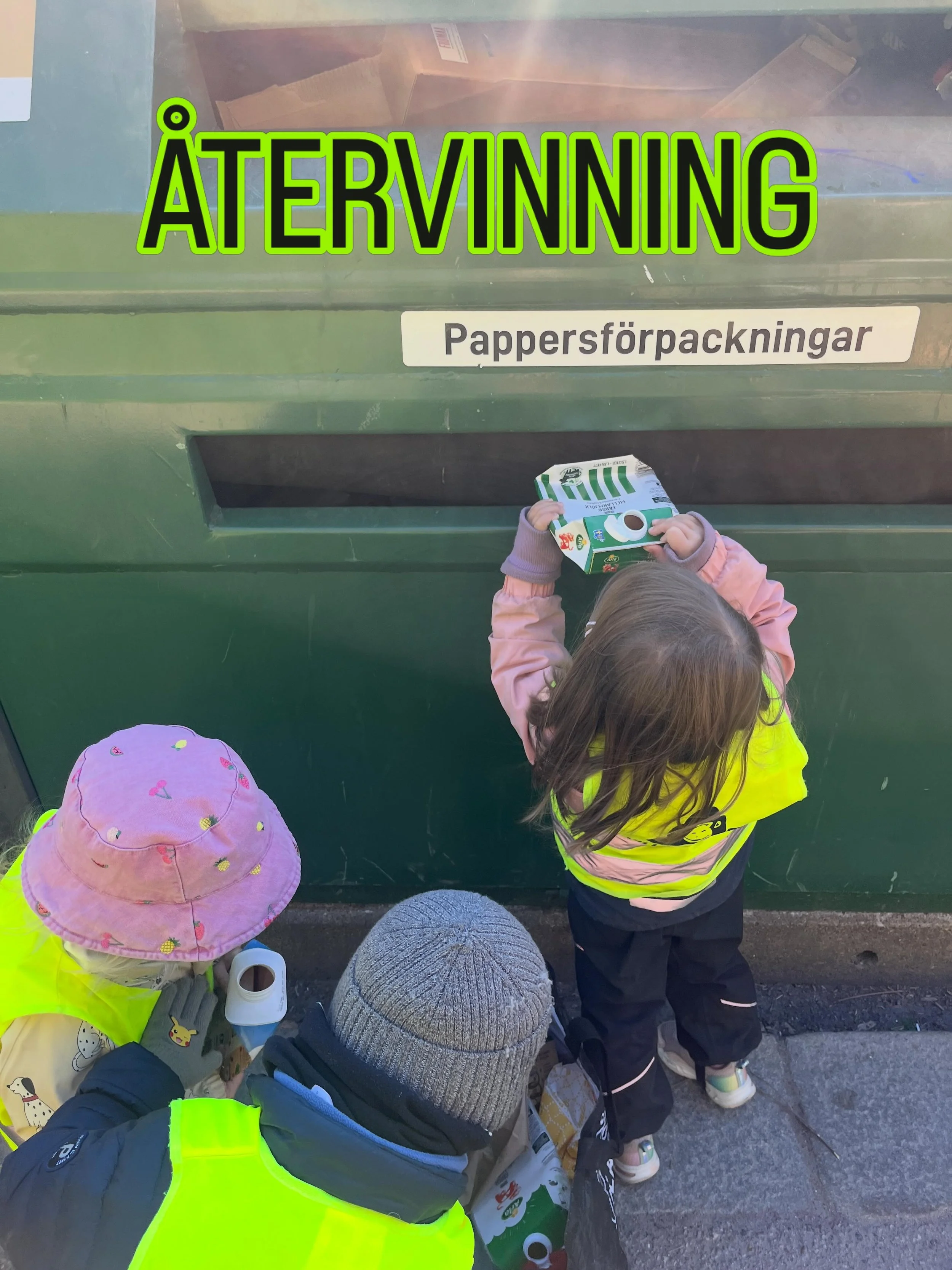Idag har vi varit till &aring;tervinningen med ett stort lass! Barnen f&aring;r sj&auml;lva sortera och diskutera vilket material som det har. Vi arbetar tillsammans f&ouml;r att ta ansvar i samh&auml;llet och det ekologiska fotavtrycket. Idag hamnad