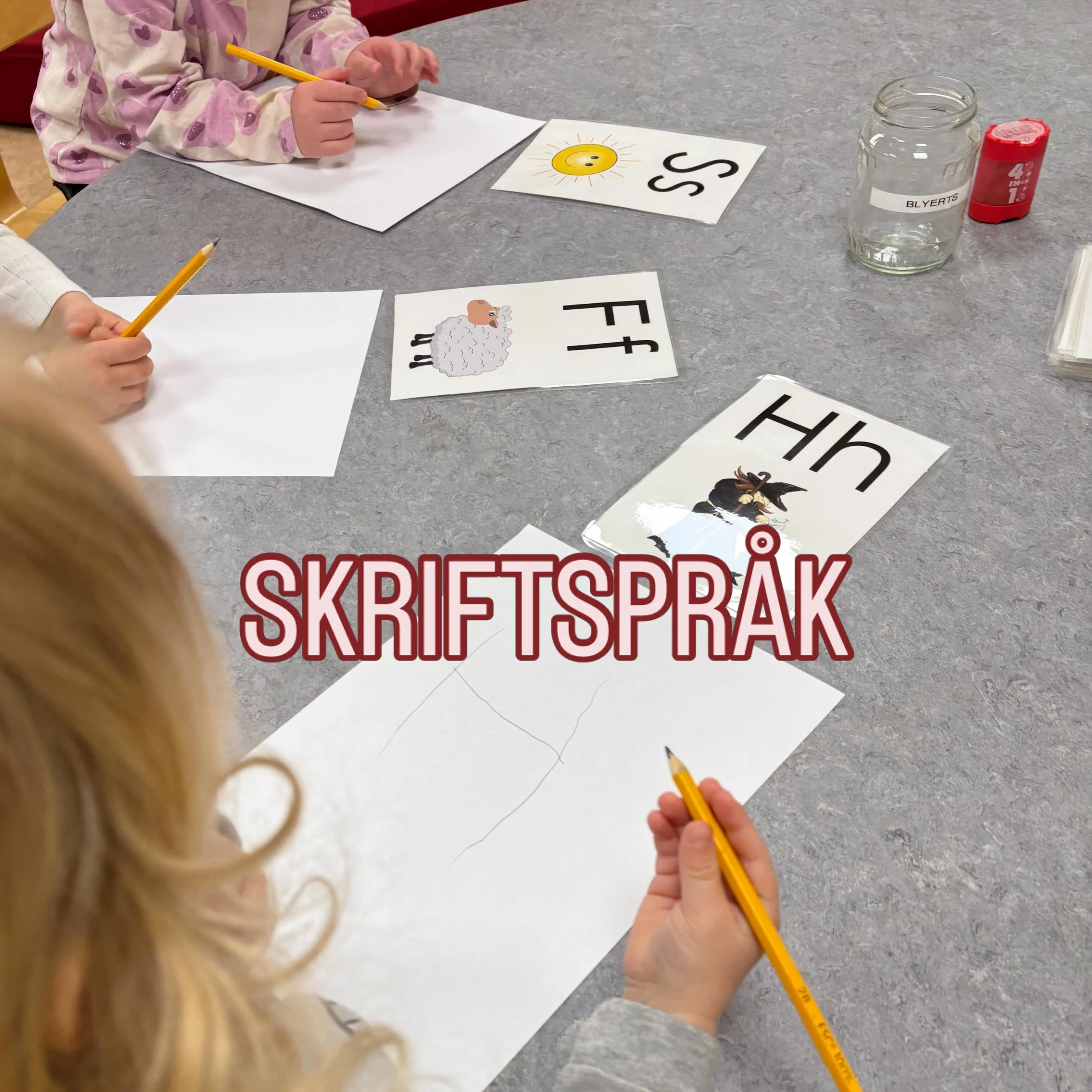 Villan har under flera veckor uppm&auml;rksammat skriftspr&aring;ket genom att unders&ouml;ka olika former av litteratur och sedan prova p&aring; att skriva. F&ouml;rskolan ska uppmuntra barnens intresse f&ouml;r skriftspr&aring;k och genom att exemp
