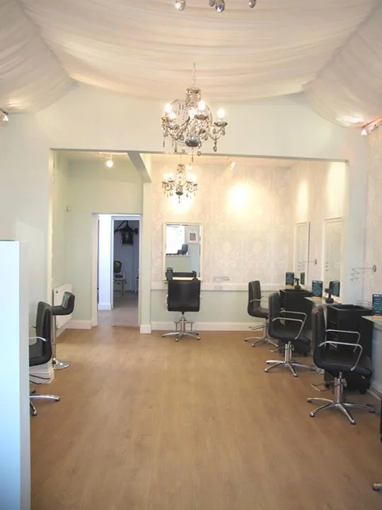 Salon Area