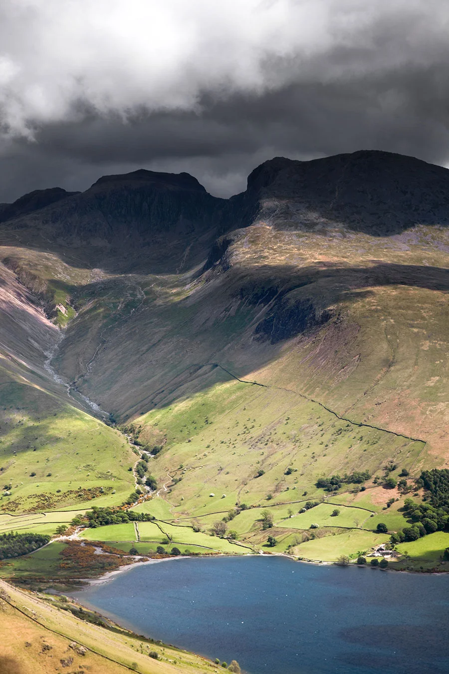 Scafell-and-the-Pike-in-dark-cloud.jpg