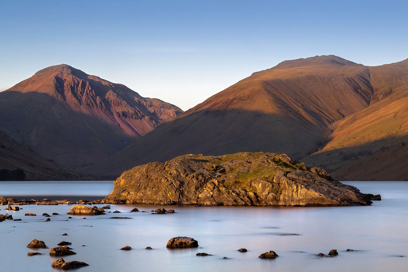 Gable-and-Lingmell-as-the-sun-goes-down-in-April.jpg