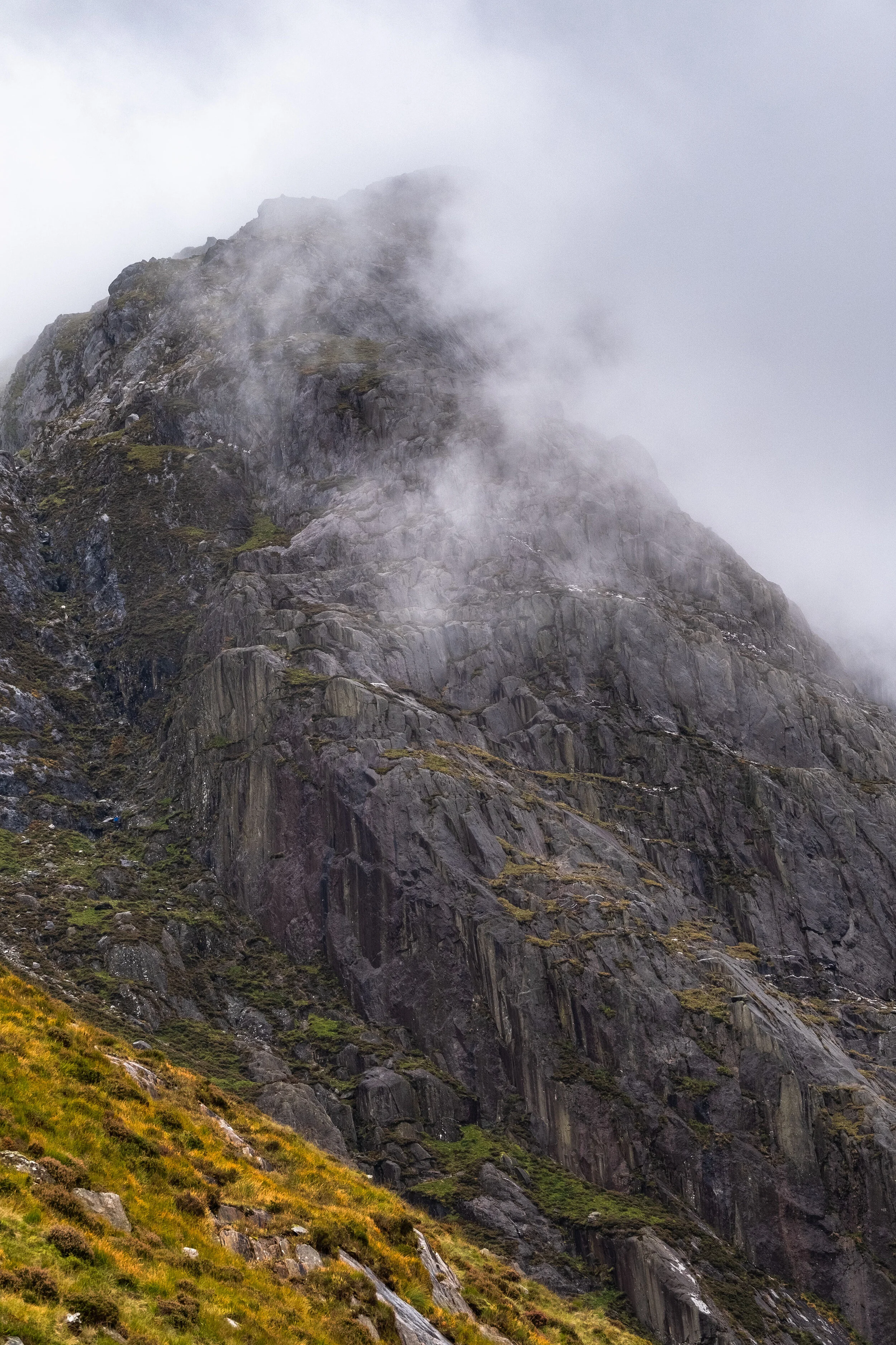 Portrait-View-Of-A-Cloud-Strewn-Gribin-Facet-In-Autumn-At-Cwm-Idwal.jpg