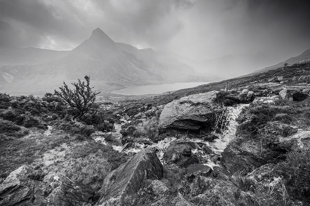 Rain-Approaches-Tryfan-Through-The-Ogwen-Valley-In-Summer--baw.jpg