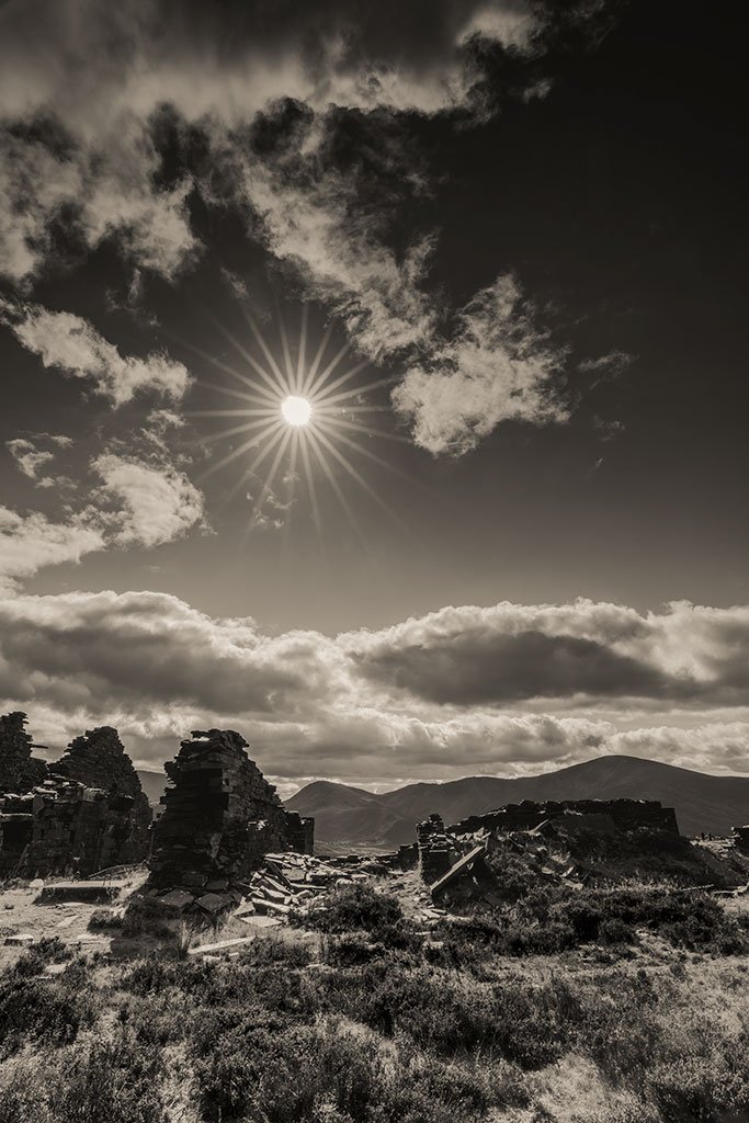 Midday-Sunshine-Lights-Up-The-Ruins-At-Dinorwig-.jpg