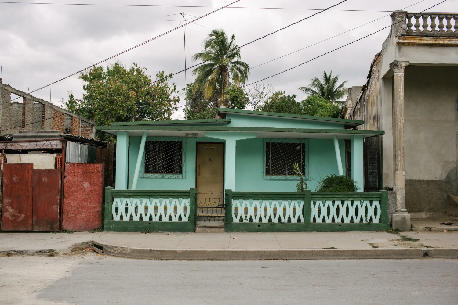 Cienfuegos LR-80.jpg
