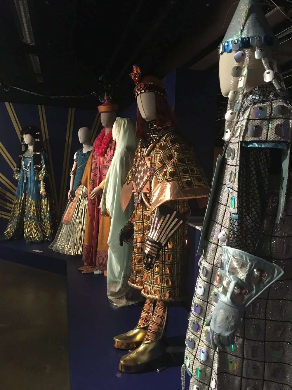  AT THE OPERA In 2000, Zandra Rhodes began to design costumes for the San Diego Opera's new production of The Magic Flute This would be the first of three major opera productions that Rhodes would be involved in. From the costumes in The Magic Flute,