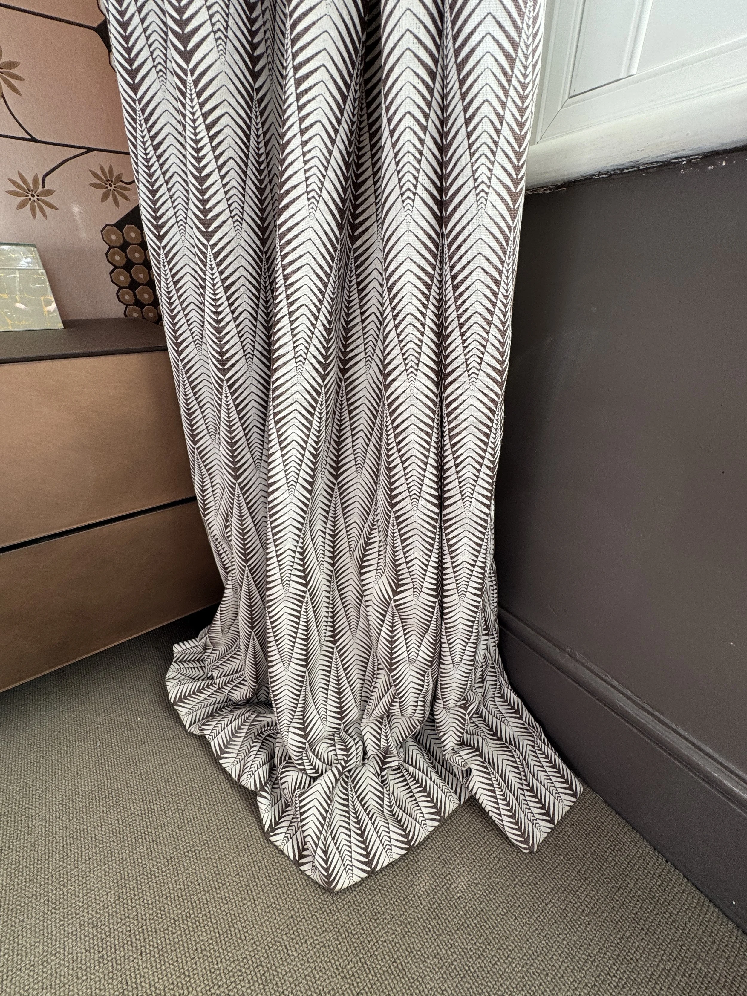 Extra length creates a relaxed and luxurious finish.