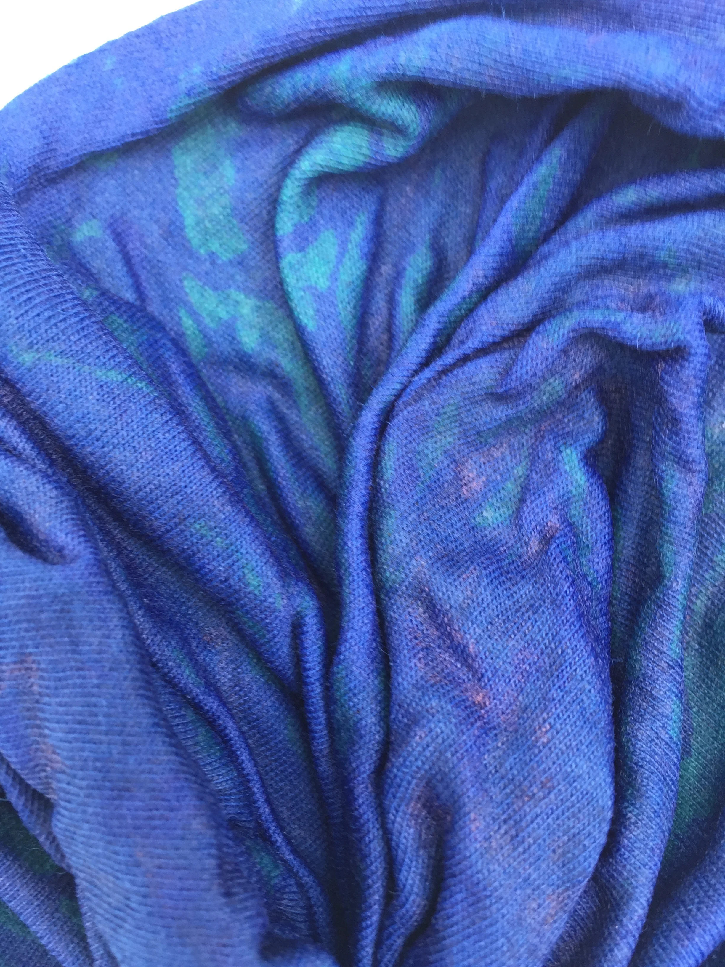 Green turns indigo blue when exposed to air.