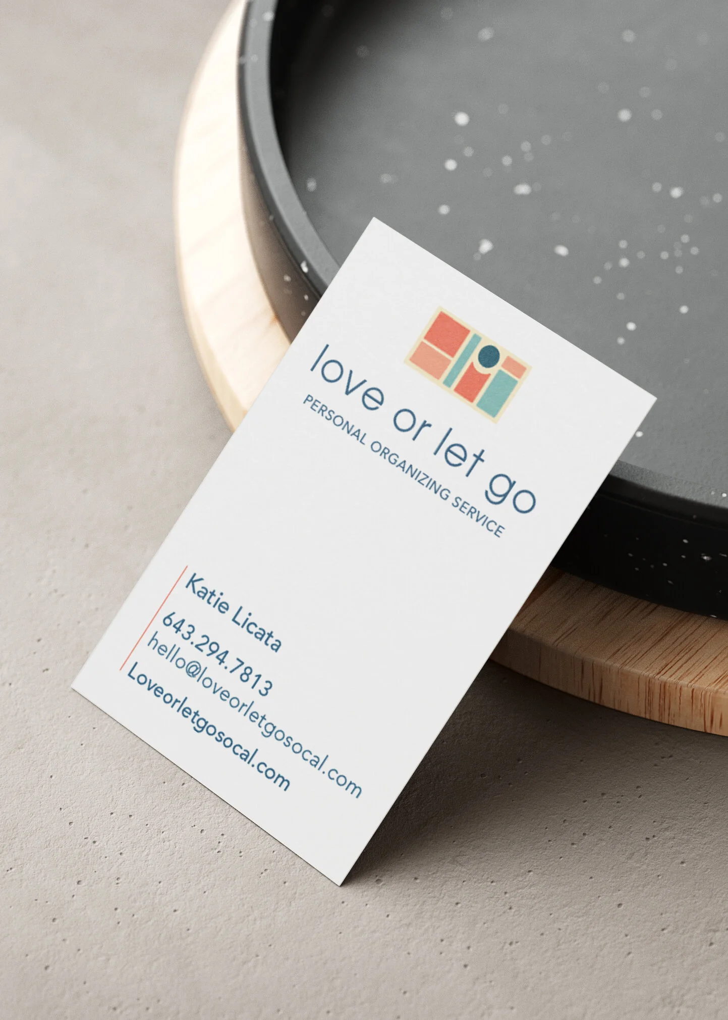 Free_Business_Cards_Mockup_5_crop.jpg