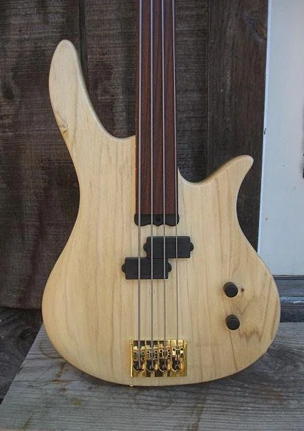 cbass2016fretless.jpg