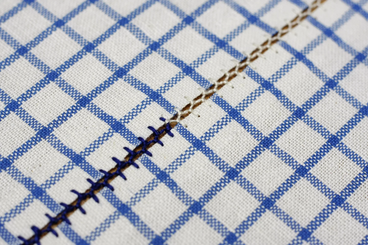 table_linen_Isola_blue_7.jpg