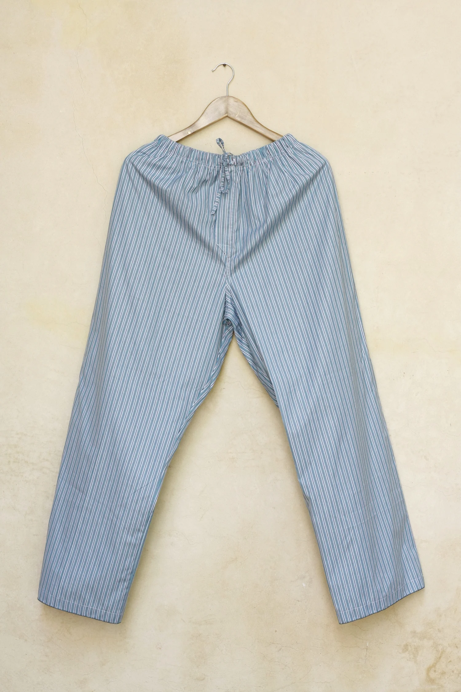 Men_trousers_Ismail_laced_1.jpg