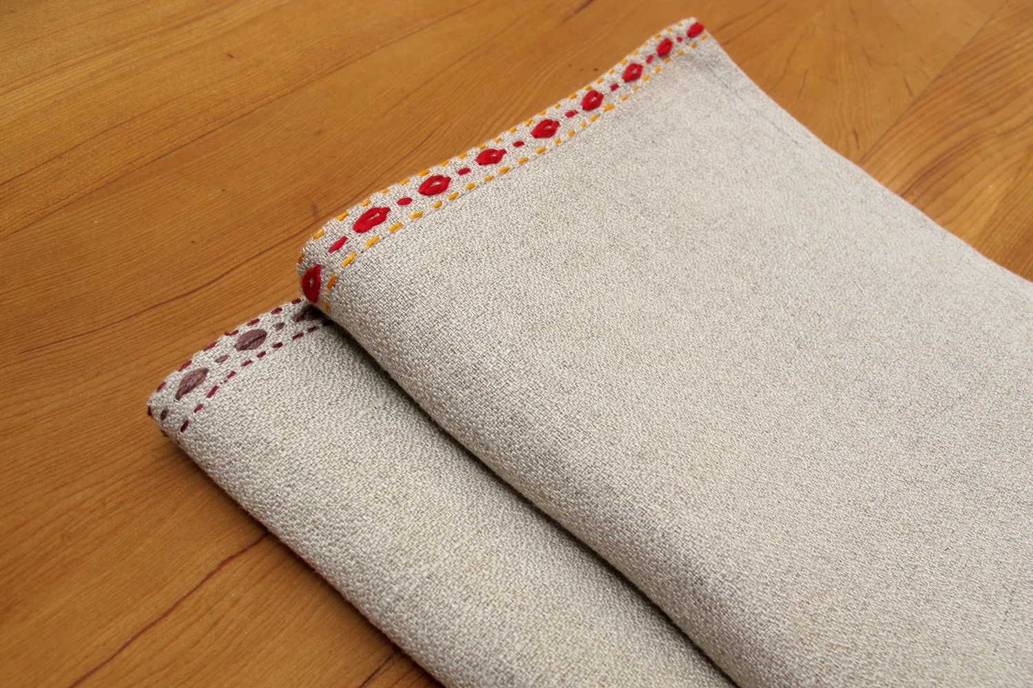 bathlinen_serviette_invitee_surfil_goute_45.jpg
