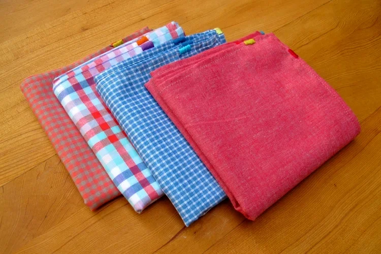  HANDKERCHIEF/SCARF "LOMO" 