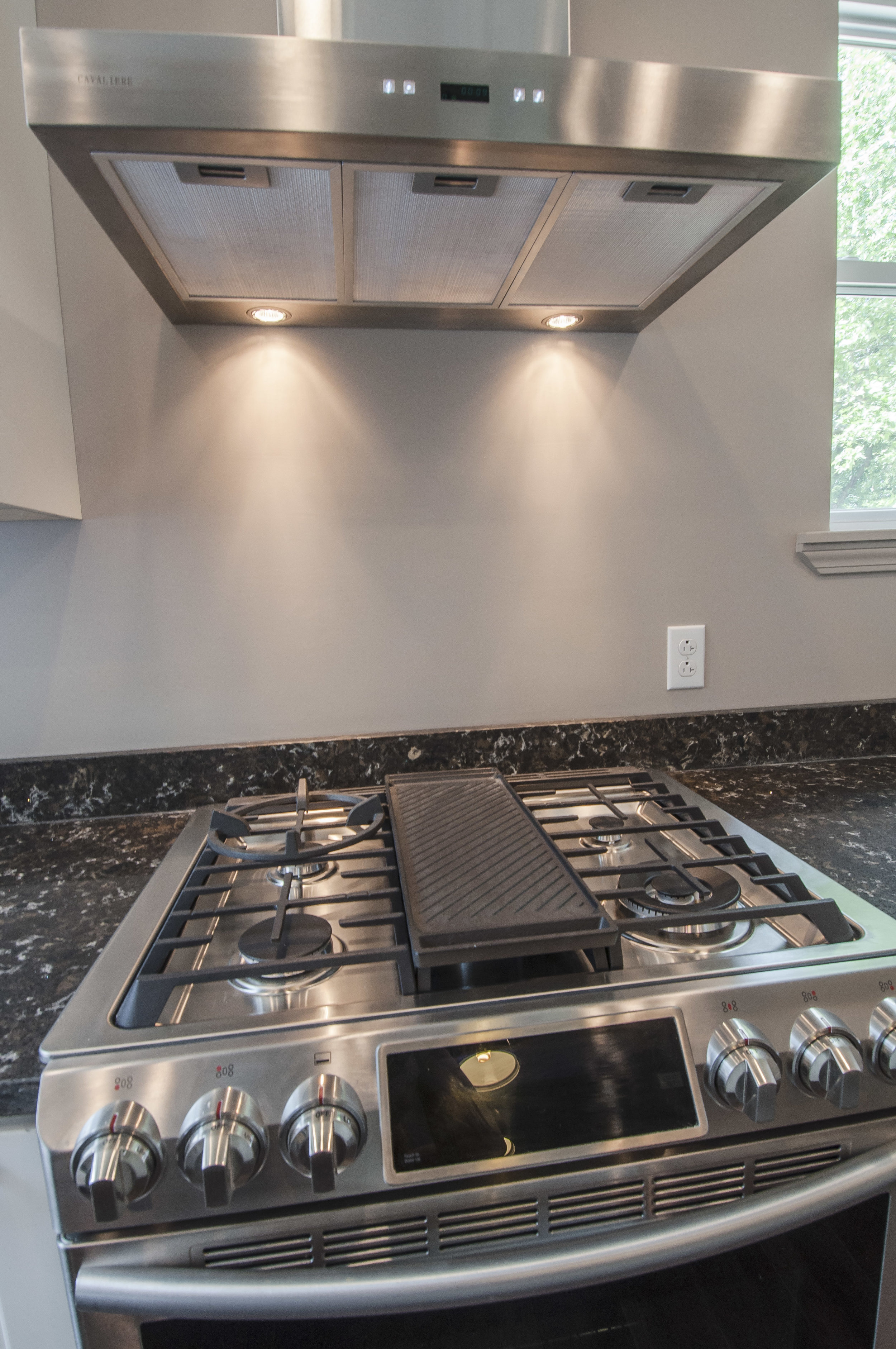 921 N St Clair - Listing Photos-18.jpg