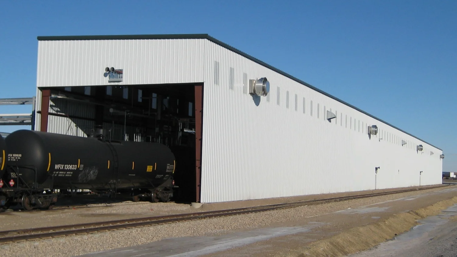 RAIL LOADING BUILDING