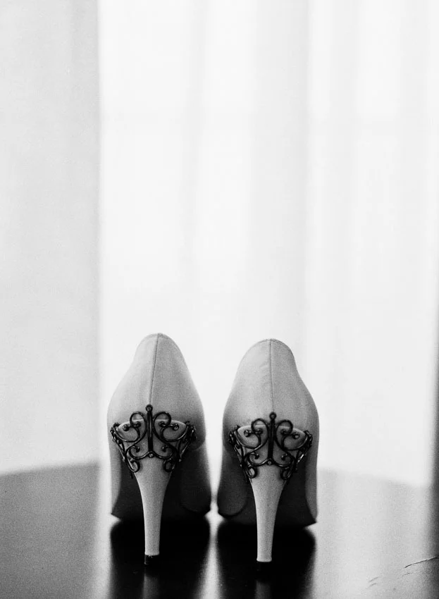 Mona Surfrider Hawaii wedding photography by the DeJaureguis