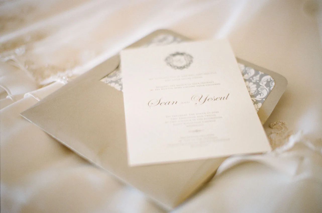 Mona Surfrider Hawaii wedding photography by the DeJaureguis