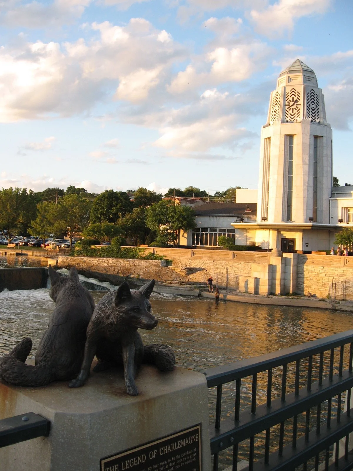 Fox_River_St_Charles_IL.jpg