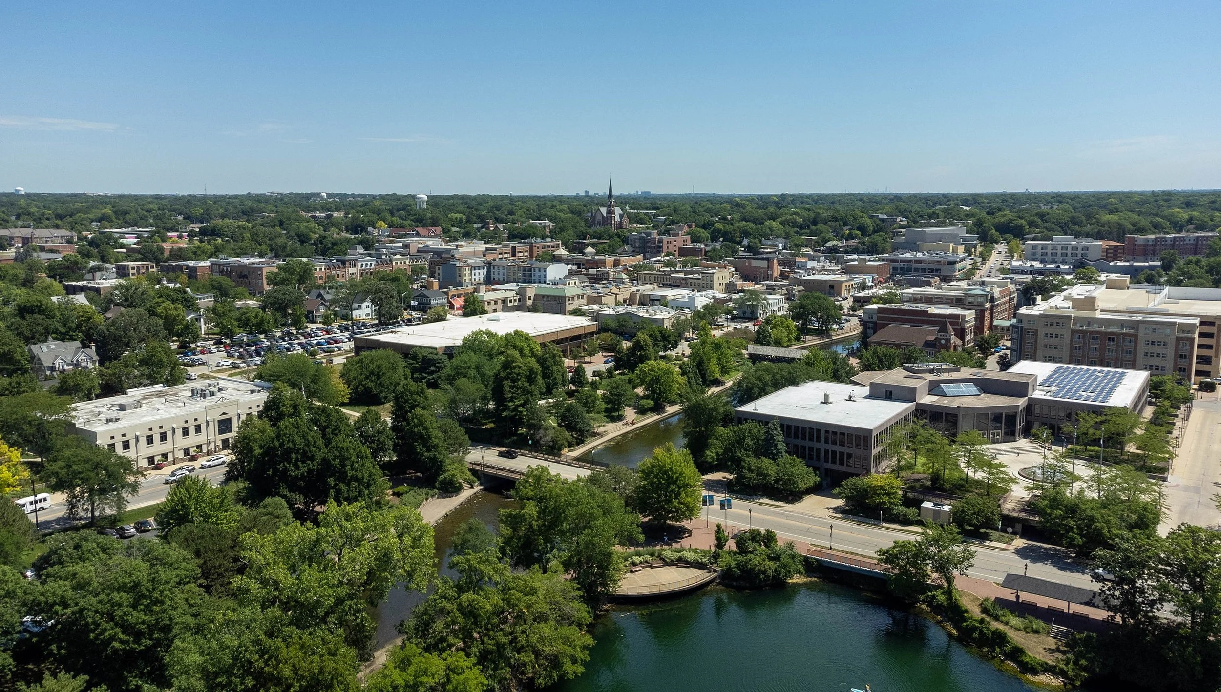 Naperville_IL_Skyline_2022.jpg