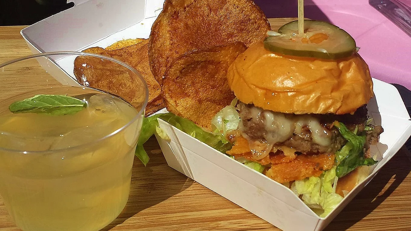 Pink Pony's Umami Bomb Burger + "No-Jito" mock cocktail with ginger beer, lime, and mint.