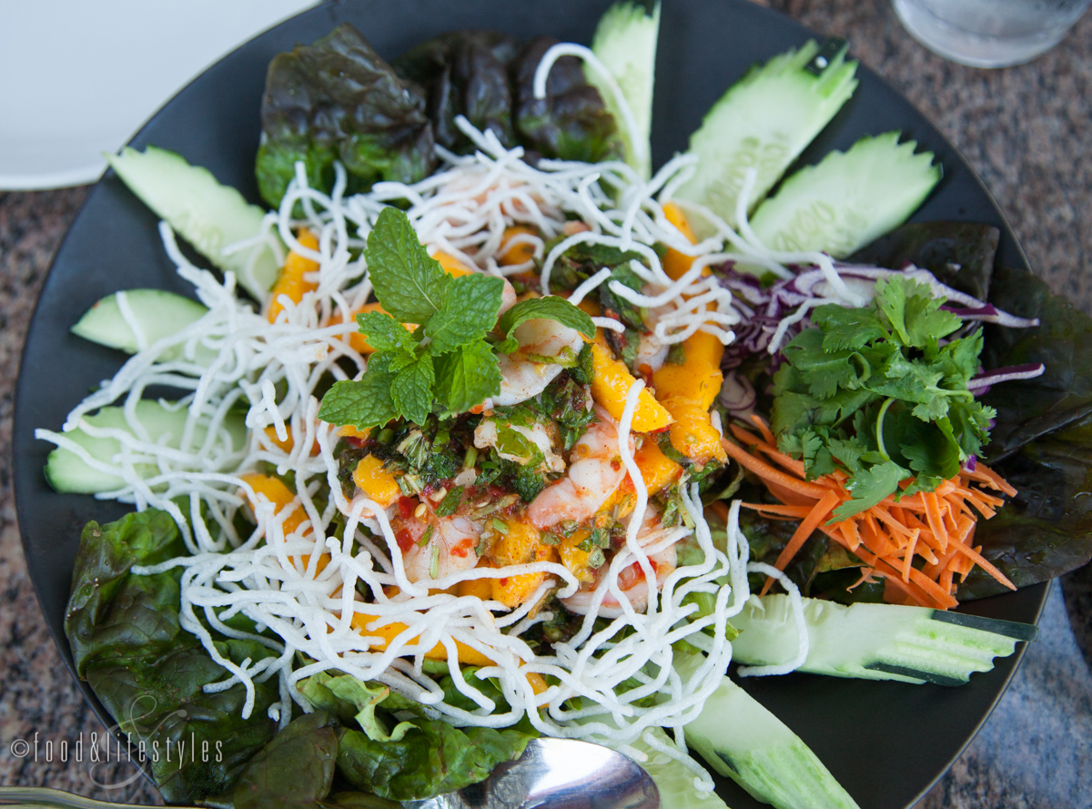 Mango shrimp salad