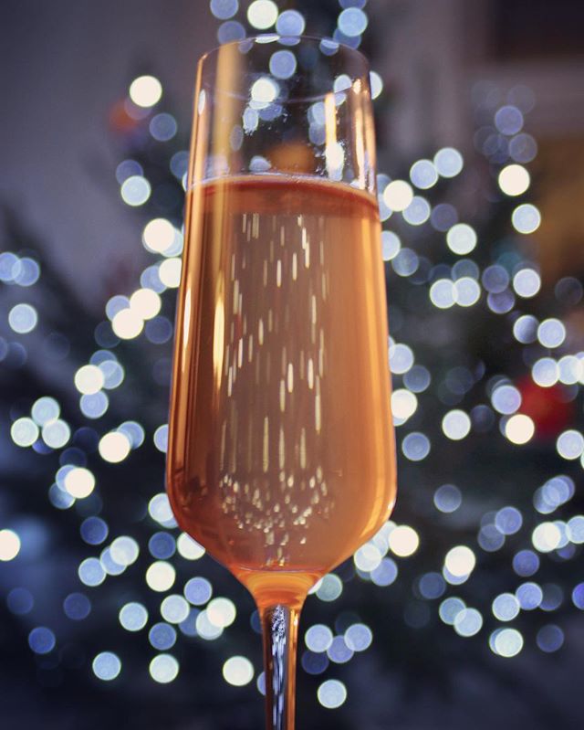 If you&rsquo;re still hunting for your New Year&rsquo;s Eve bubbles, look no further than P&eacute;t Nat! Link in bio for an intro to natural sparkling wines! #newyearseve #cloudybubbles #petnat