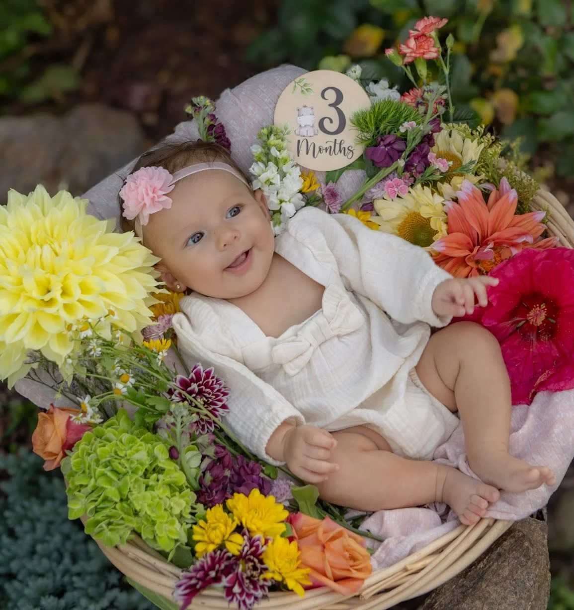 Did a cute shoot for Maia Rae&rsquo;s 3 month birthday ☺️ I can&rsquo;t believe she&rsquo;ll be 4 months tomorrow @bhud_nyc 😭 
.
Thank you @bricodella for capturing these precious memories🫶
. 
&amp; if you get a moment please vote for her for @theb