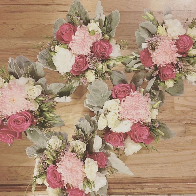 Scattered bridesmaid bouquets #utahflorist #cherryOroses #thatsthecutestnameforarose