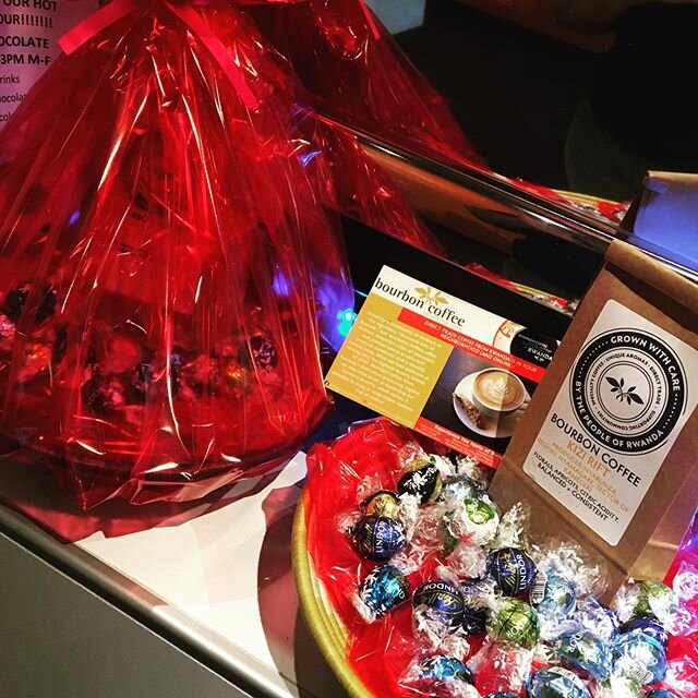 ❤️🖤💚💛🧡Love is in the air! HAPPY 2020! It&rsquo;s never too early to grab your Valentines Day Gift! Our gift baskets comes with a beautifully hand woven basket from Rwanda, 12oz bag of Coffee beans direct trade from  Rwanda and an assortment of ch