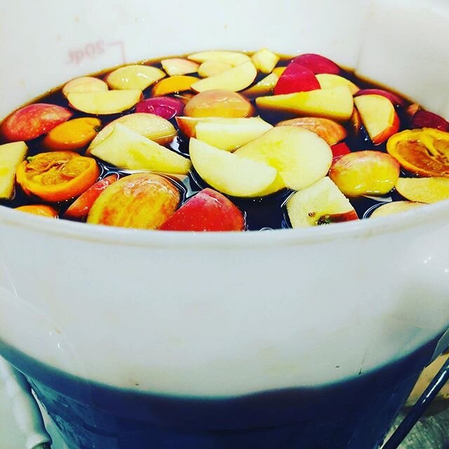 COME IN AND HAVE A TASTE OF FALL WITH OUR COLD BREW SANGRIA!!! INFUSED WITH ORANGES, APPLES AND CINNAMON!!! 😋😋😋 #Coldbrew #coffee #espresso #Fall #OrangesApplesCinnamonOMy! #Bourboncoffee #rosslyn #VA #yummy #Reallyyummy